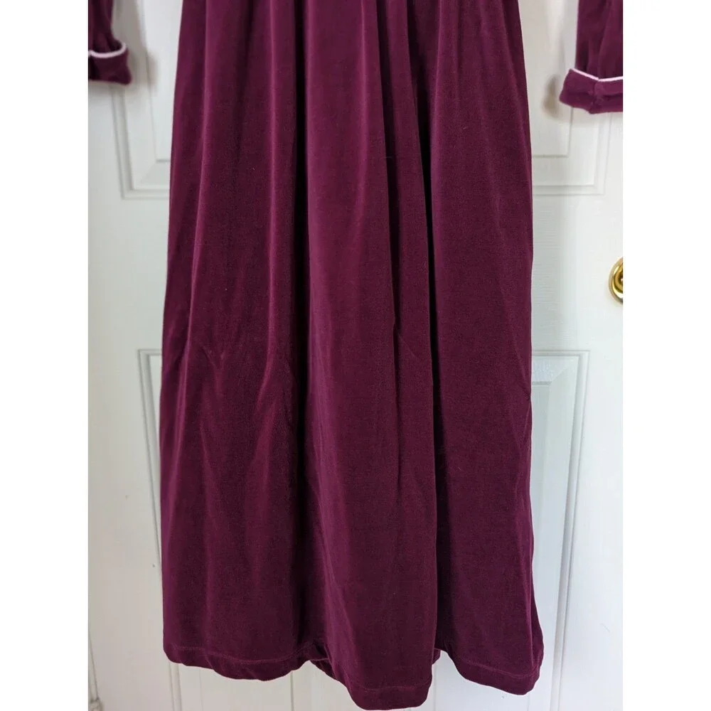 VTG Eileen West Velour Long Robe Womens Large Maroon Belted Stretch Back Lounge